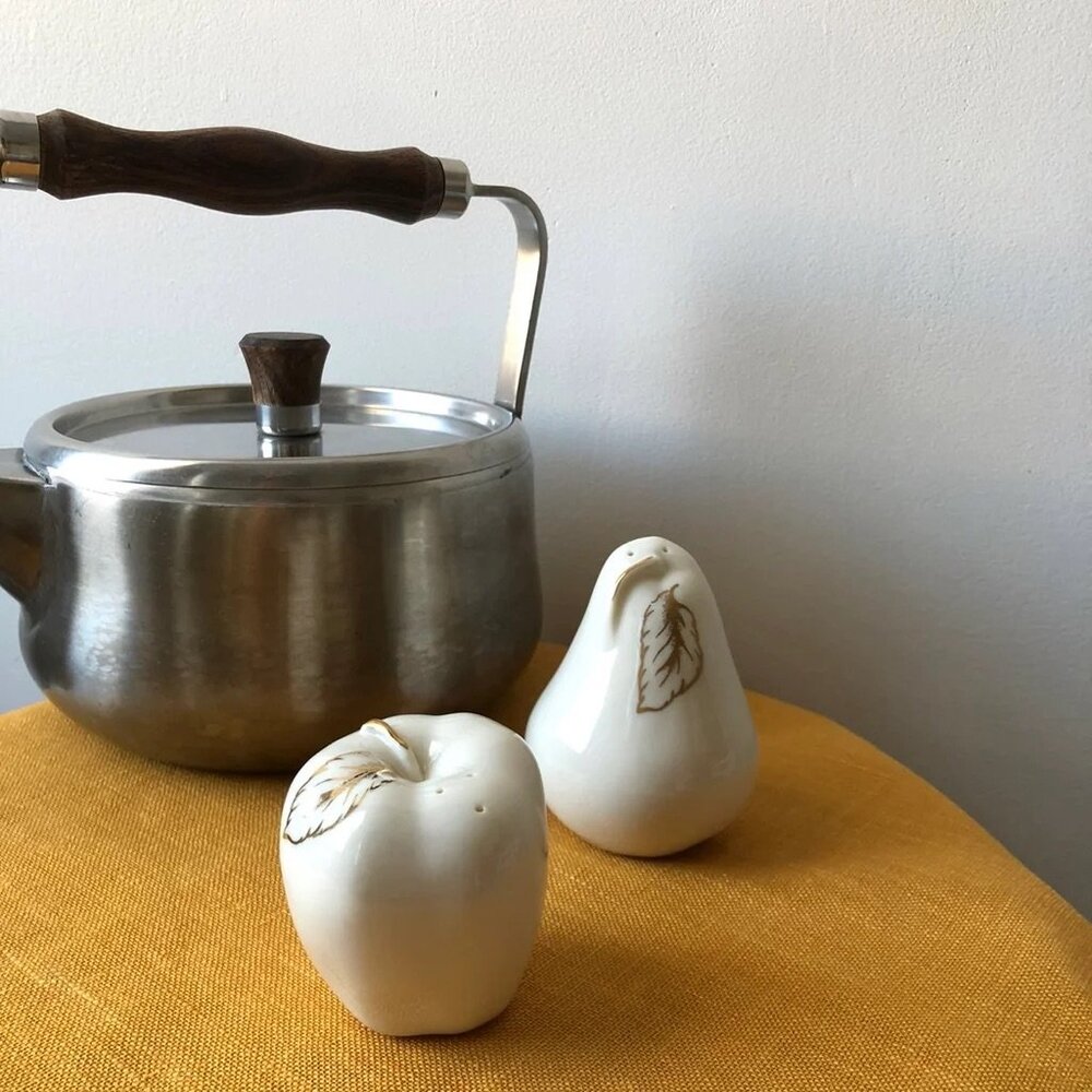 Lenox Apple & Pear Salt & Pepper Shaker Set, ivory china Lenox Fruits of Life